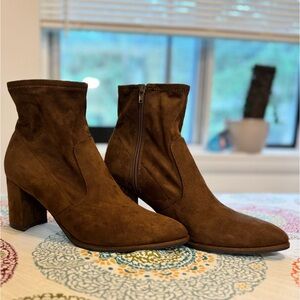10M Nine West Brown Suede-like Material 3” Heels